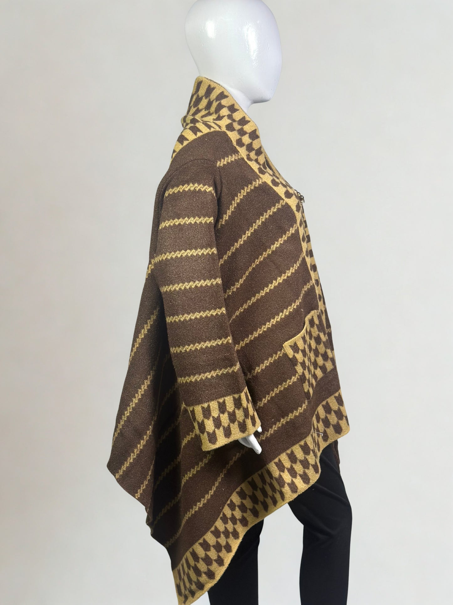 Geometric Wool CapeShawl With Pockets – Premium Winter Wrap