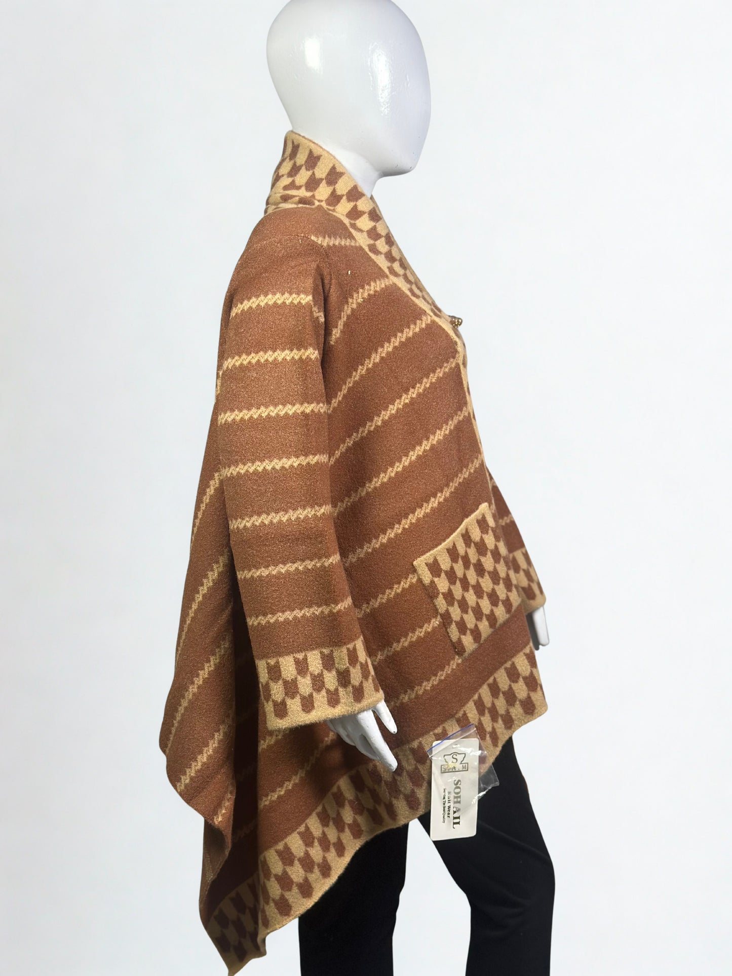 Geometric Wool CapeShawl With Pockets – Premium Winter Wrap